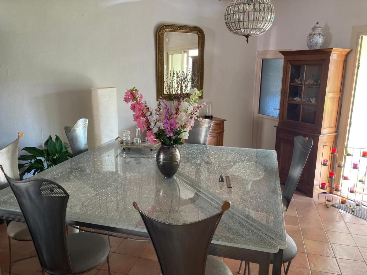 Entre Vigne Et Camargue Villa Générac Екстериор снимка